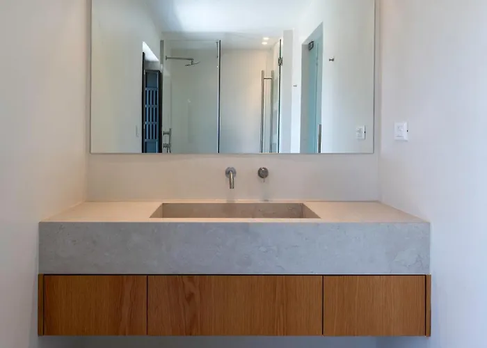 Willa Acrodise Estate