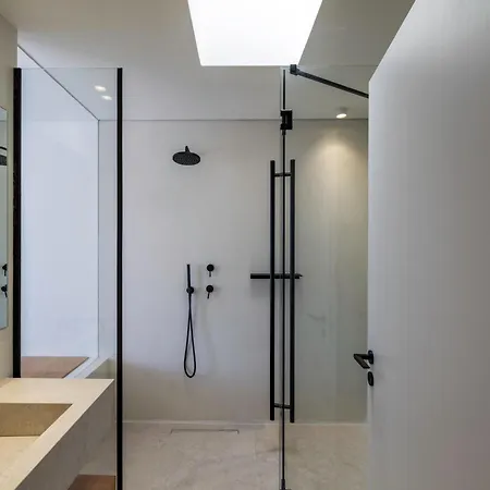 Acrodise Estate Vila